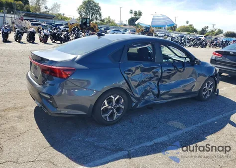 2021 Kia Forte Fe z USA, uszkodzony, nr VIN 3KPF24AD3ME304109
